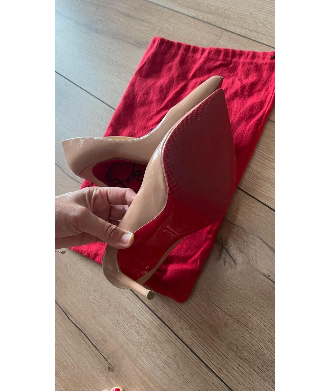 CHRISTIAN LOUBOUTIN Бежевые туфли из лакированной кожи, фото 5