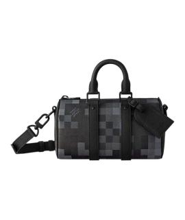 LOUIS VUITTON Дорожная и спортивная сумка