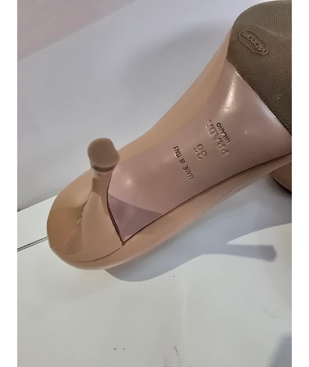 PRADA Бежевые туфли из лакированной кожи, фото 6