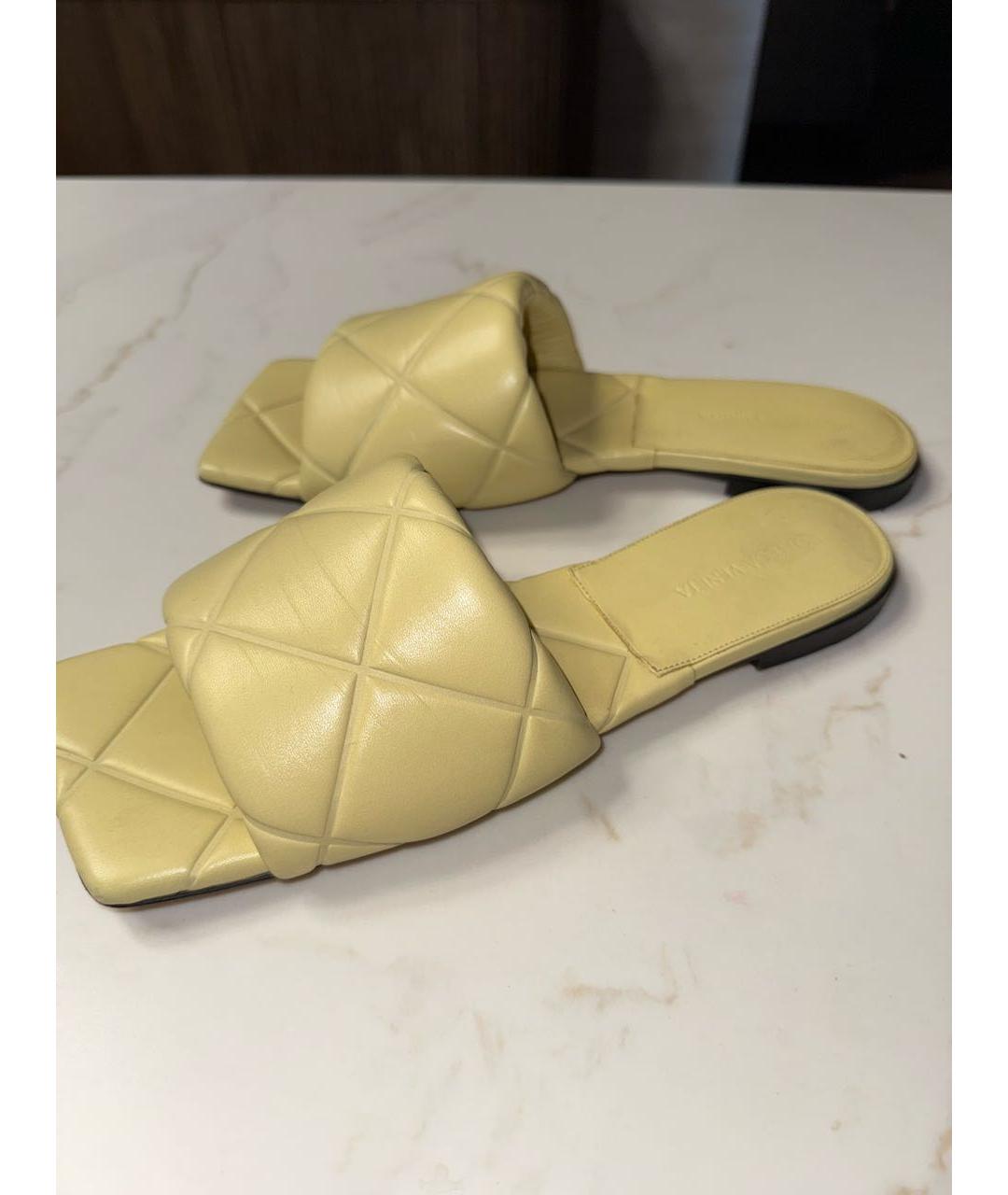 BOTTEGA VENETA Желтые кожаные шлепанцы, фото 8