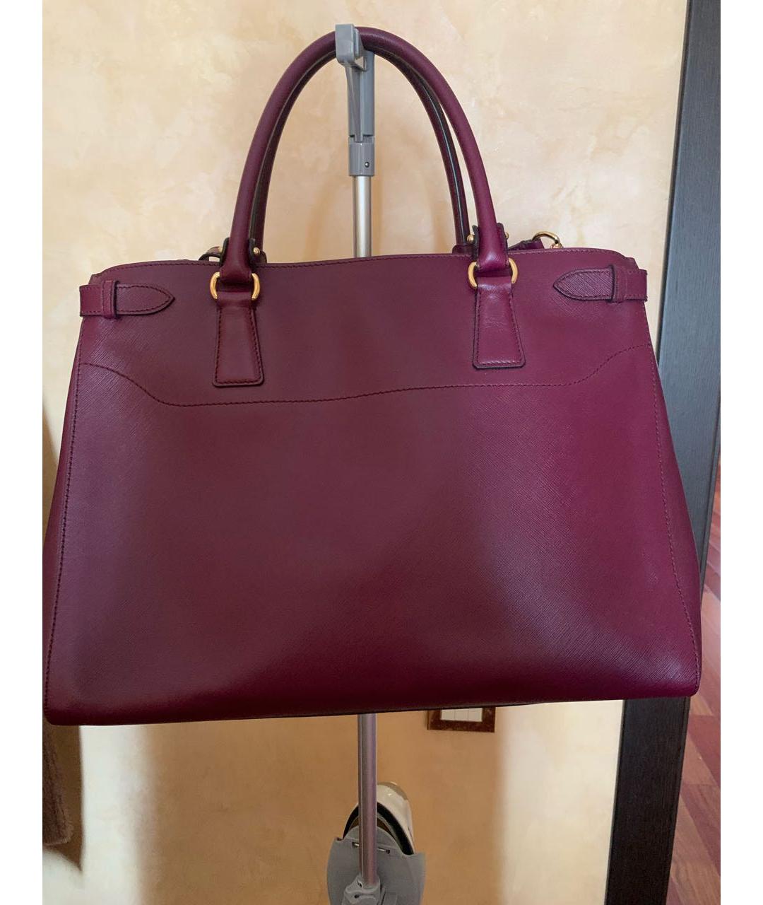 FERRAGAMO Бордовая кожаная сумка с короткими ручками, фото 3