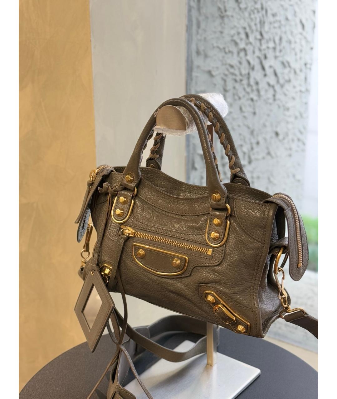 BALENCIAGA Серая кожаная сумка с короткими ручками, фото 3