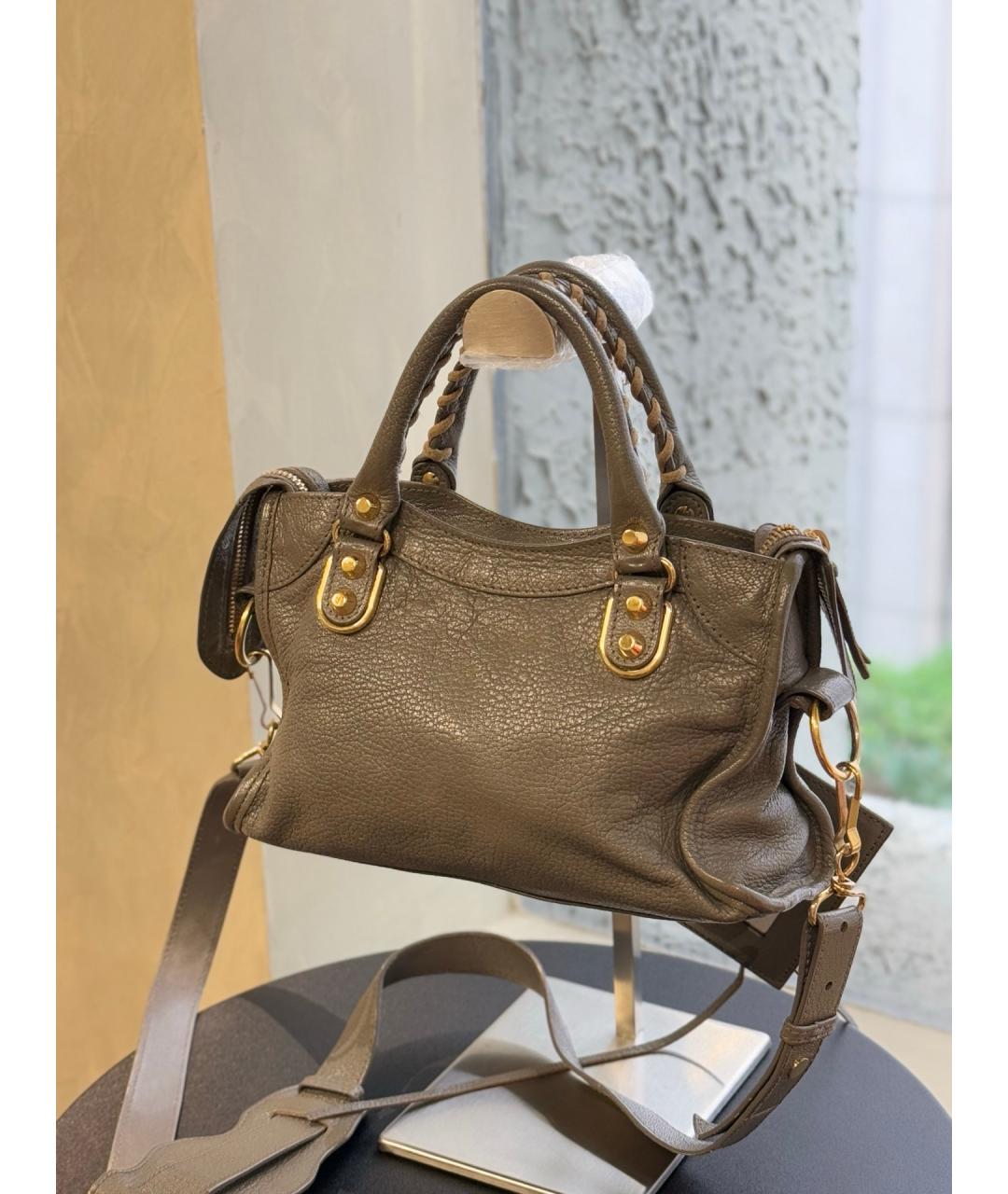 BALENCIAGA Серая кожаная сумка с короткими ручками, фото 7