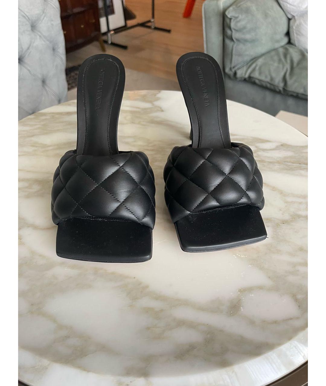 BOTTEGA VENETA Черные кожаные мюли, фото 2