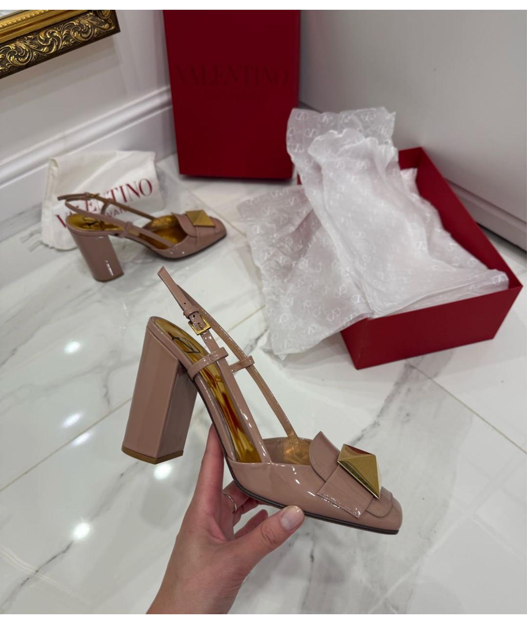 VALENTINO Бежевые туфли из лакированной кожи, фото 2