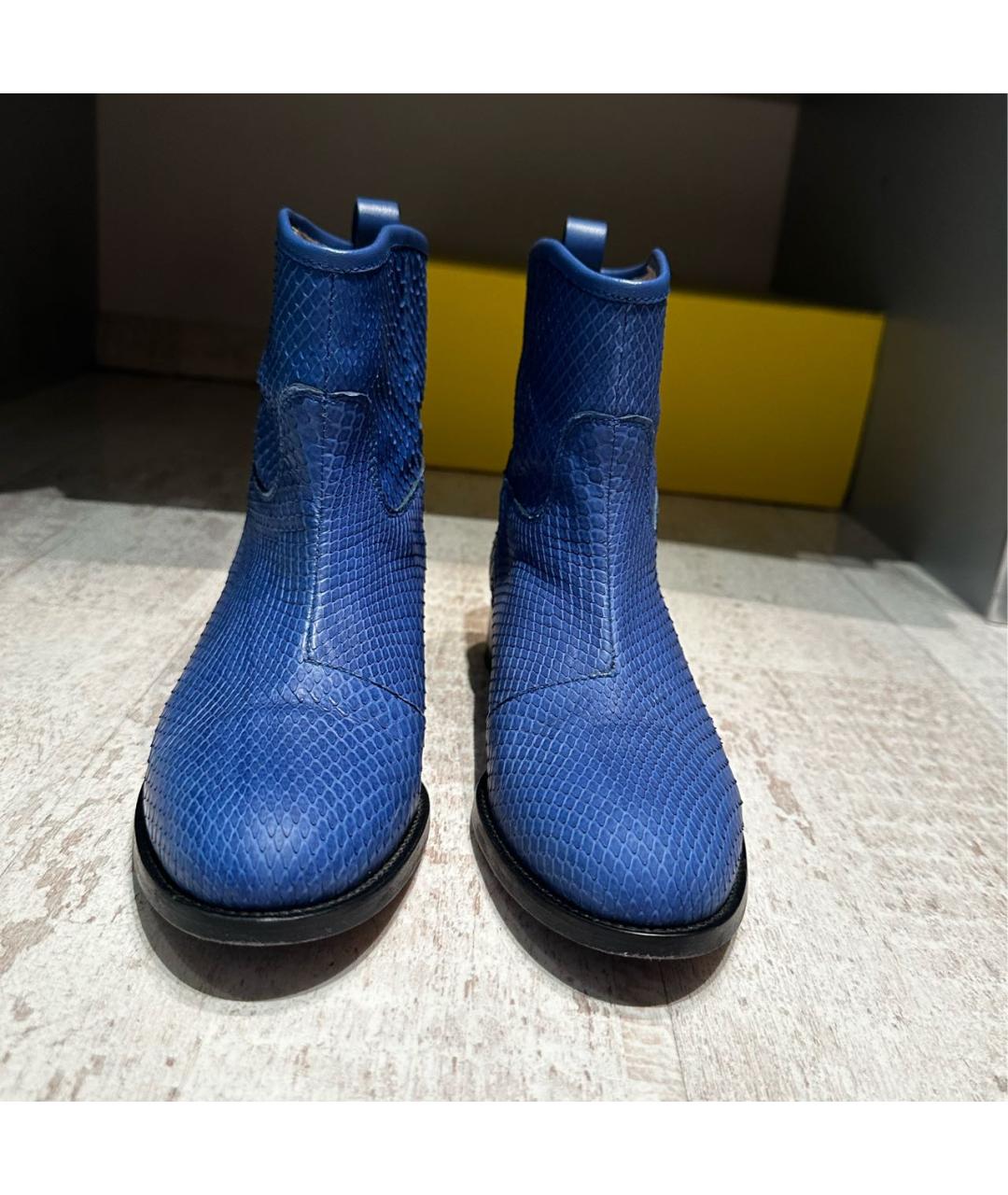 JIMMY CHOO Синие ботинки из экзотической кожи, фото 2