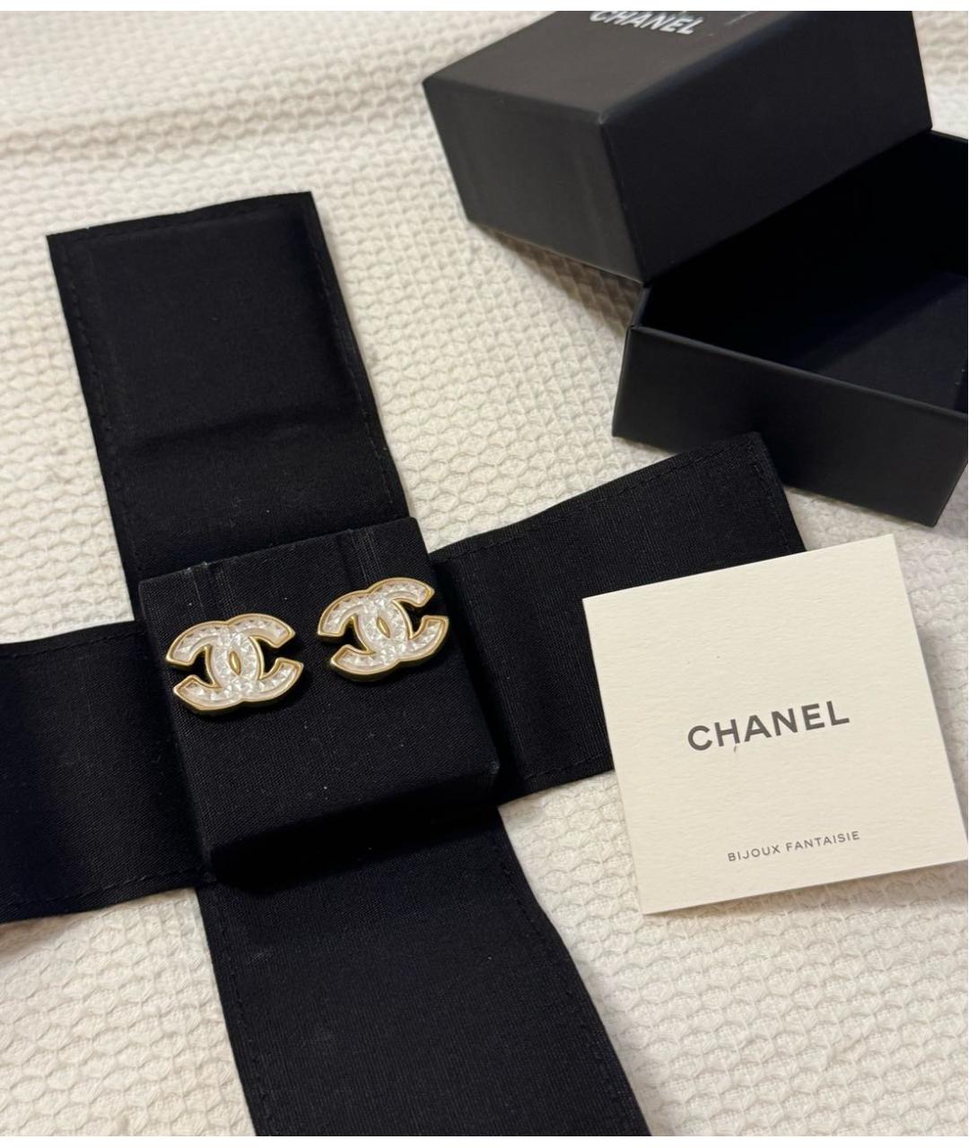 CHANEL Белые металлические серьги, фото 3