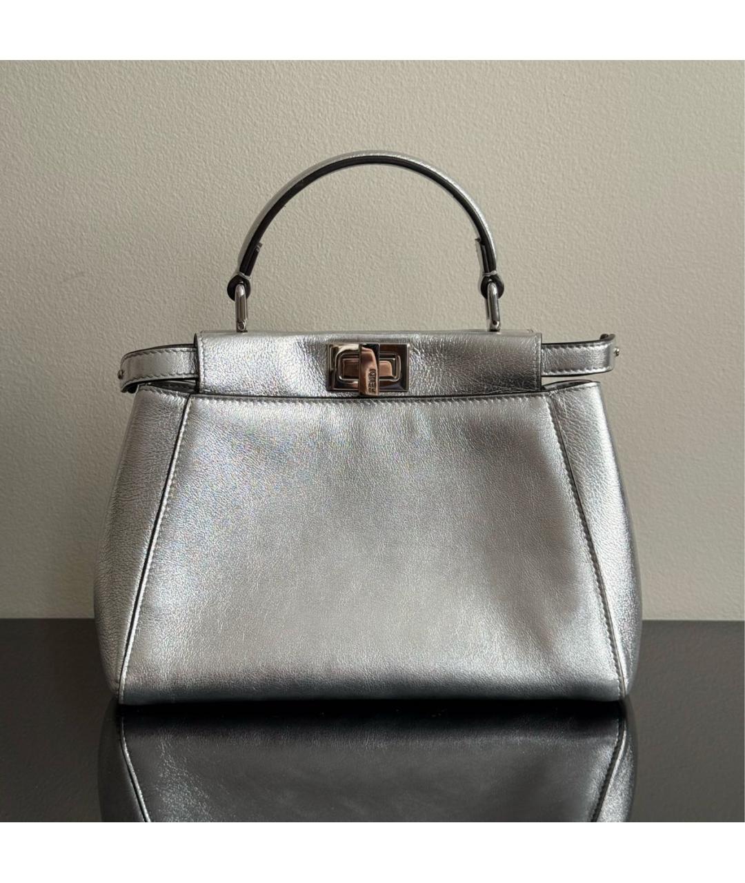 FENDI Серебряная кожаная сумка с короткими ручками, фото 2