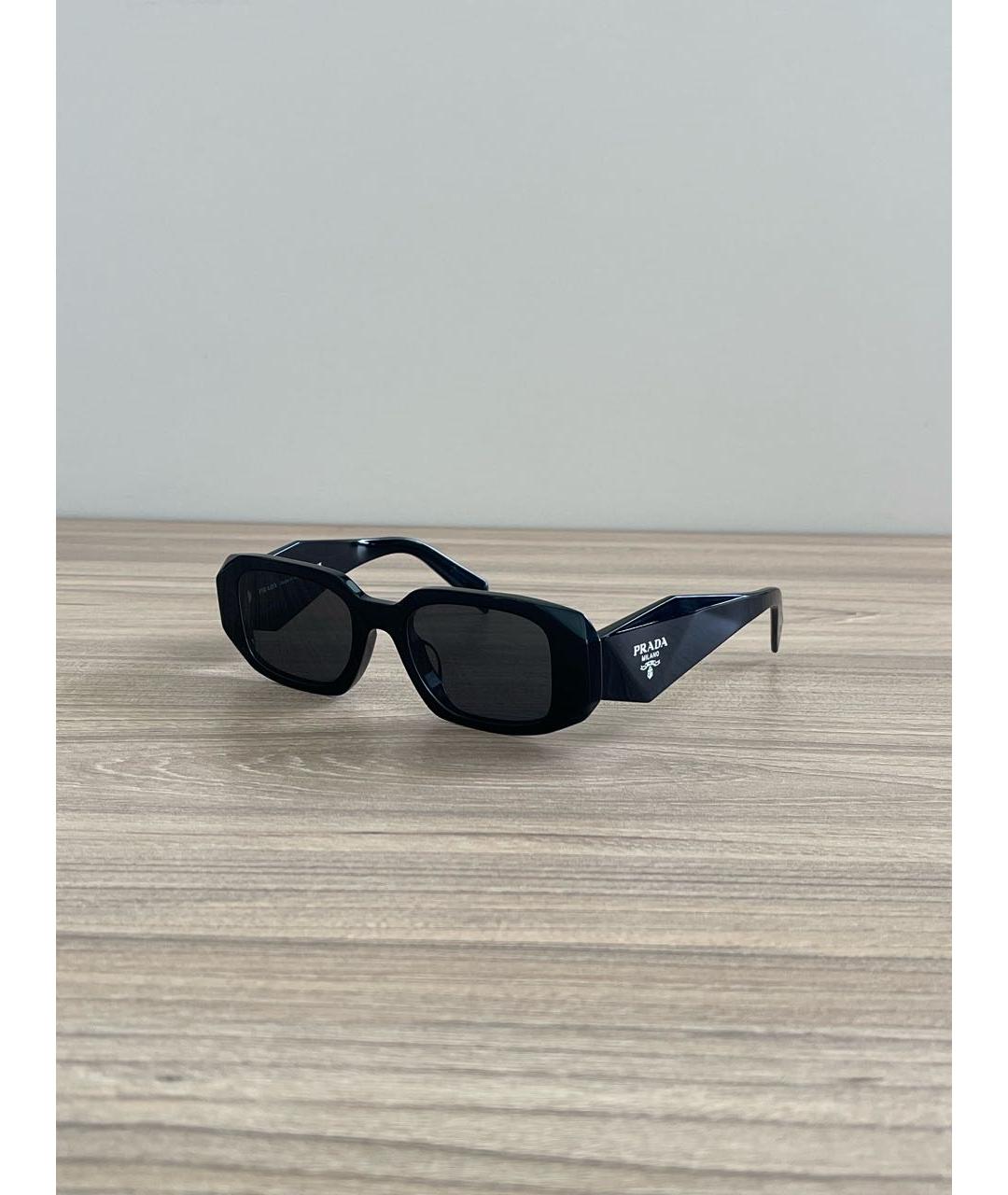 PRADA Черные пластиковые солнцезащитные очки, фото 2