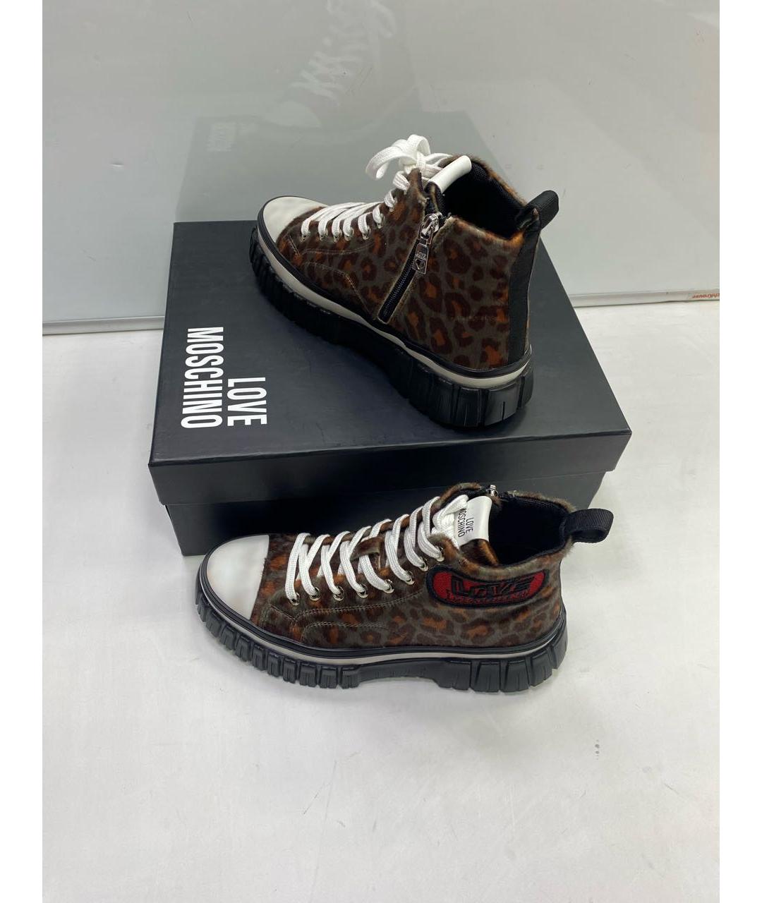 LOVE MOSCHINO Коричневые ботинки из экзотической кожи, фото 4