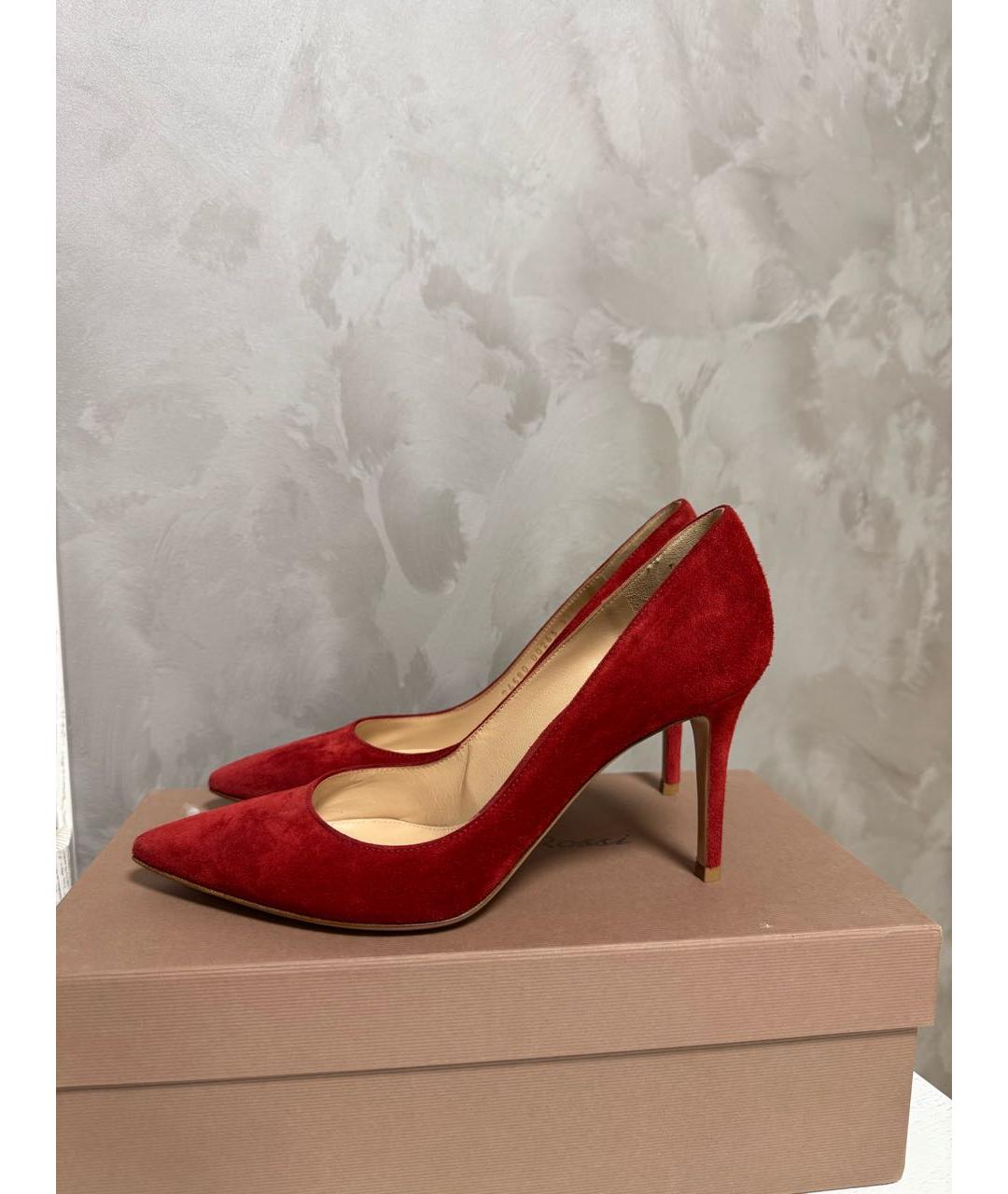 GIANVITO ROSSI Красные замшевые лодочки на низком каблуке, фото 3