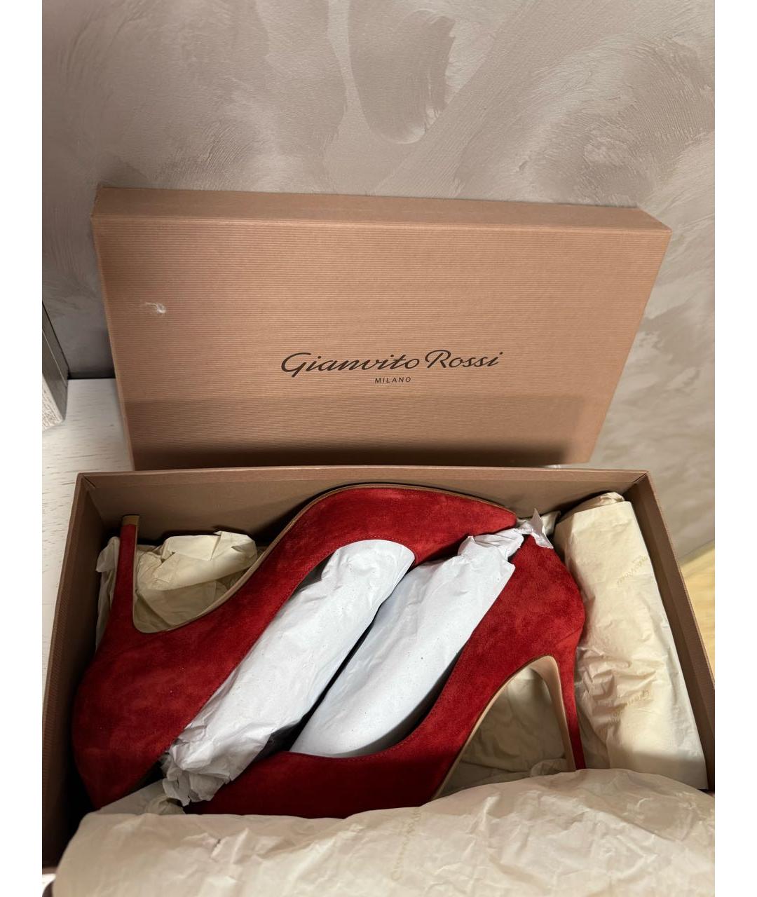GIANVITO ROSSI Красные замшевые лодочки на низком каблуке, фото 5