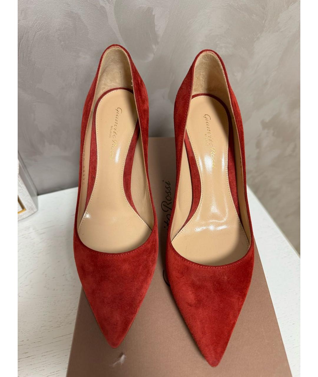 GIANVITO ROSSI Красные замшевые лодочки на низком каблуке, фото 2