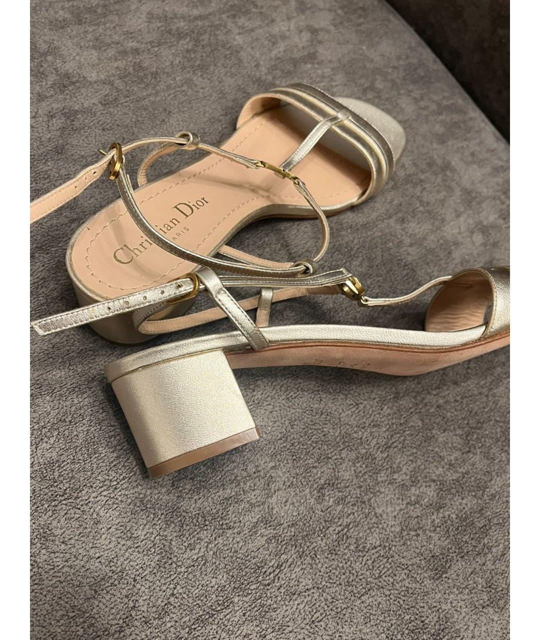 CHRISTIAN DIOR Золотые кожаные босоножки, фото 3