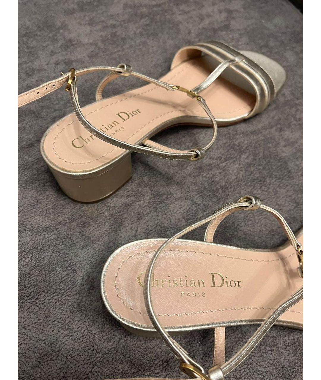 CHRISTIAN DIOR Золотые кожаные босоножки, фото 5