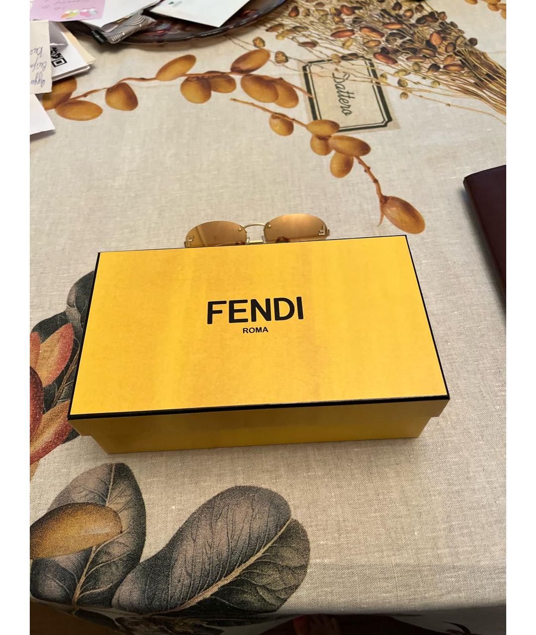 FENDI Золотые пластиковые солнцезащитные очки, фото 4