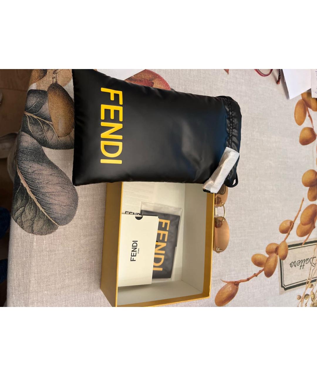 FENDI Золотые пластиковые солнцезащитные очки, фото 5