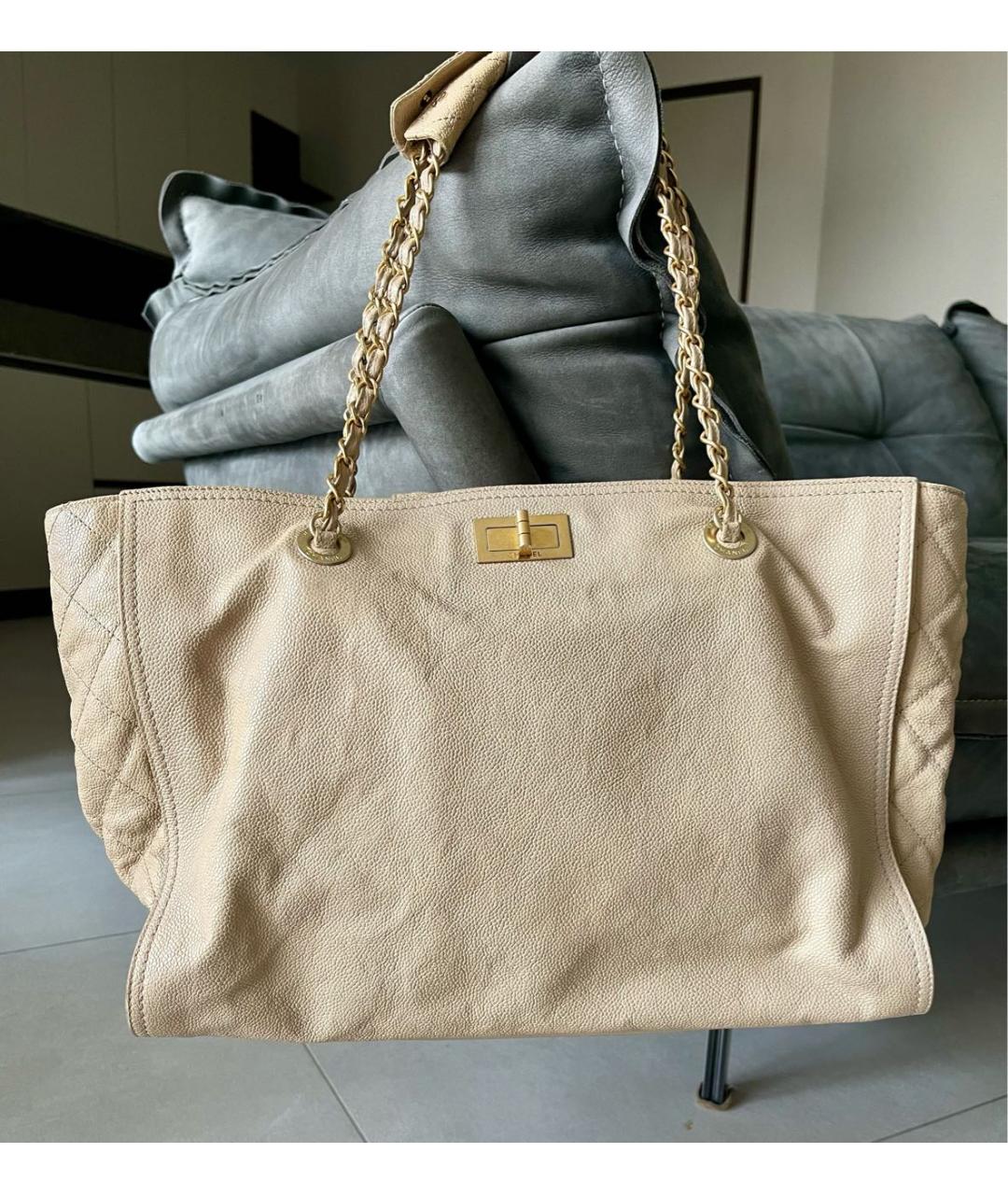 CHANEL Бежевая кожаная сумка тоут, фото 8