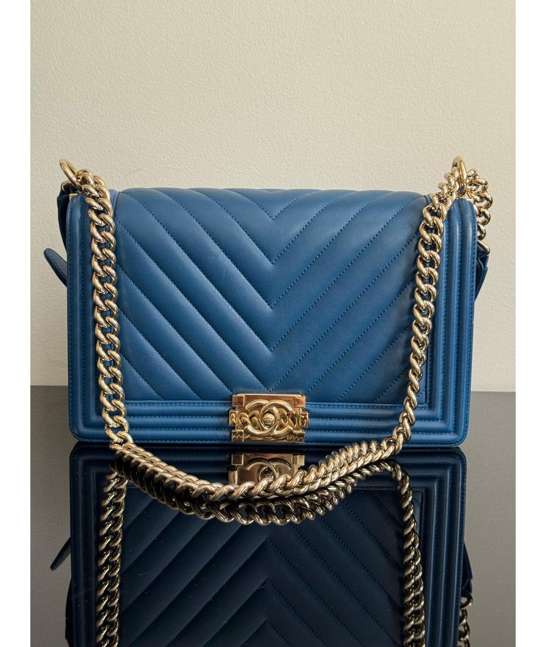 CHANEL Темно-синяя кожаная сумка через плечо, фото 2
