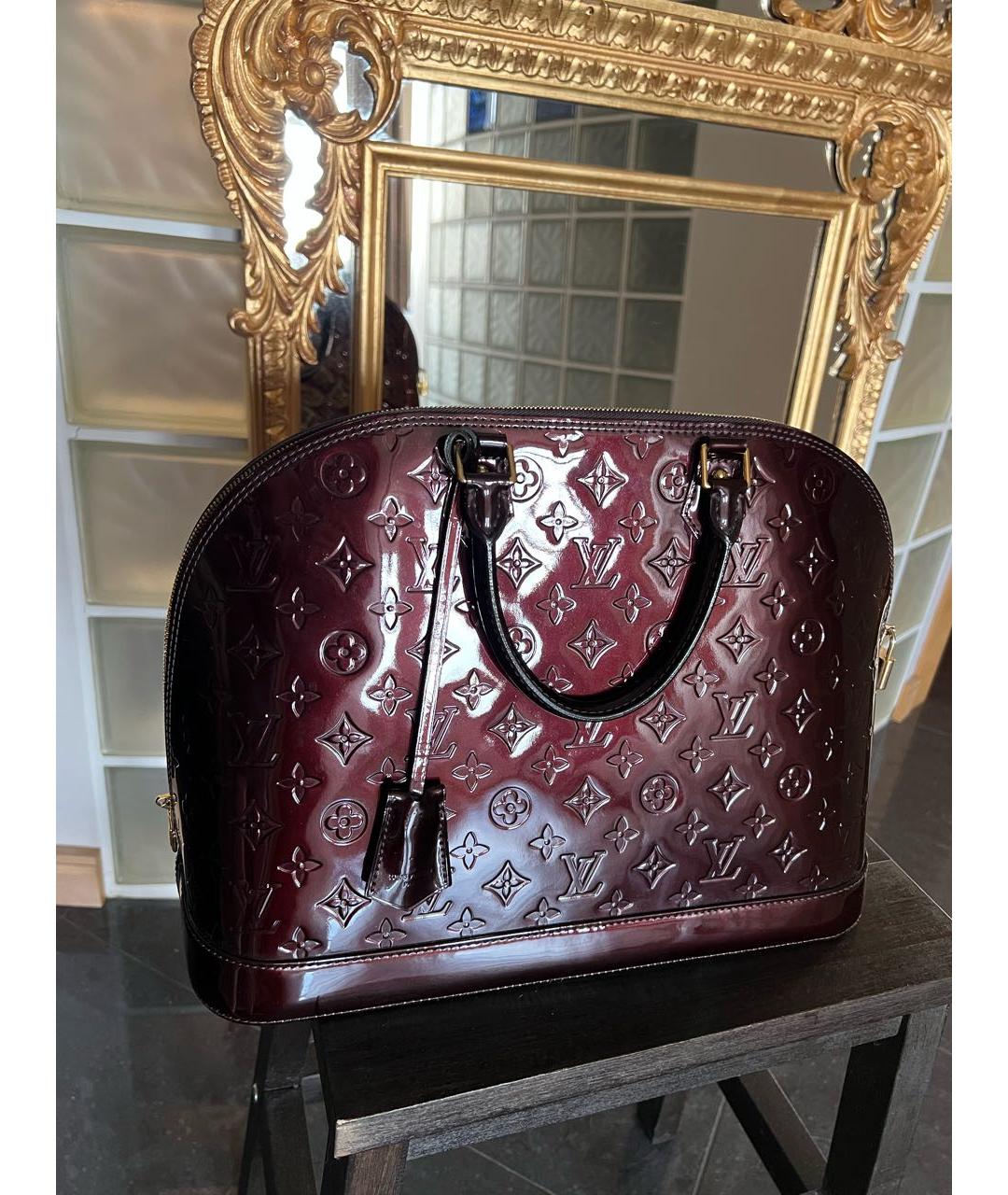 LOUIS VUITTON Бордовая сумка с короткими ручками из лакированной кожи, фото 2