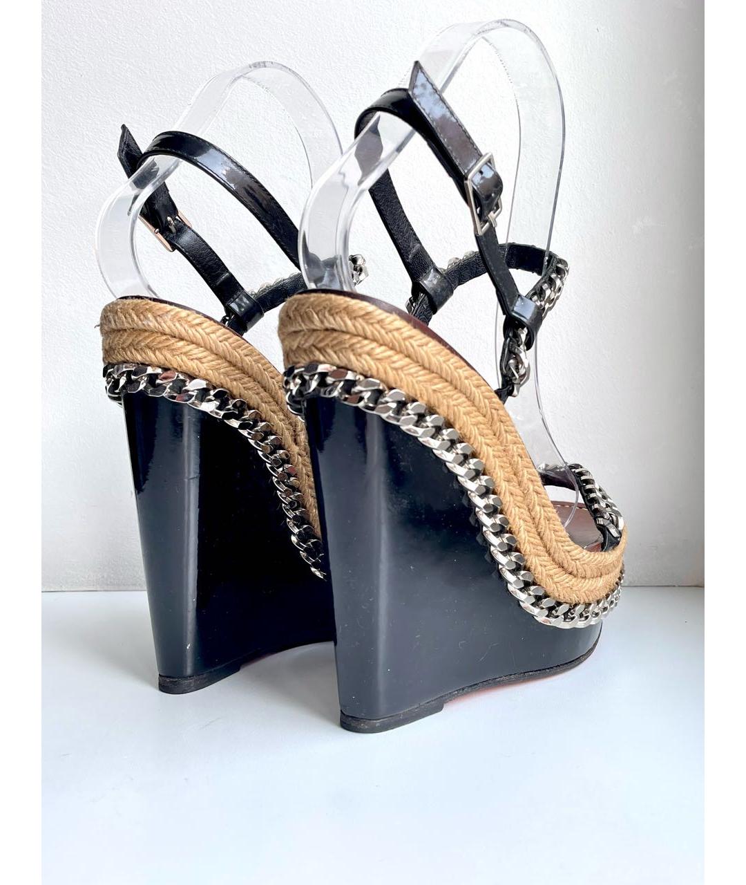 CHRISTIAN LOUBOUTIN Черные босоножки из лакированной кожи, фото 4
