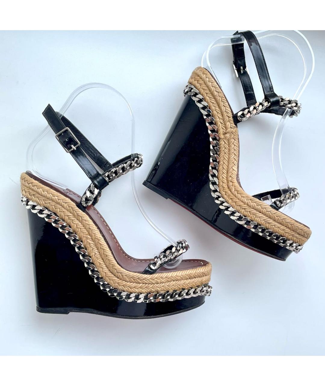 CHRISTIAN LOUBOUTIN Черные босоножки из лакированной кожи, фото 6