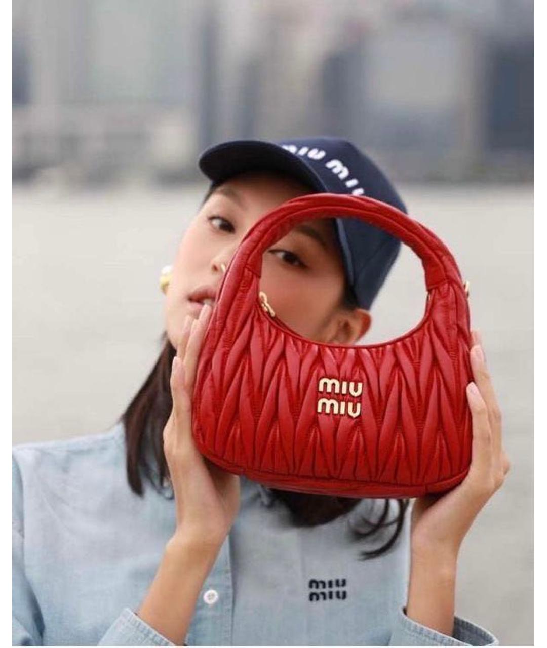 MIU MIU Красная кожаная сумка с короткими ручками, фото 4