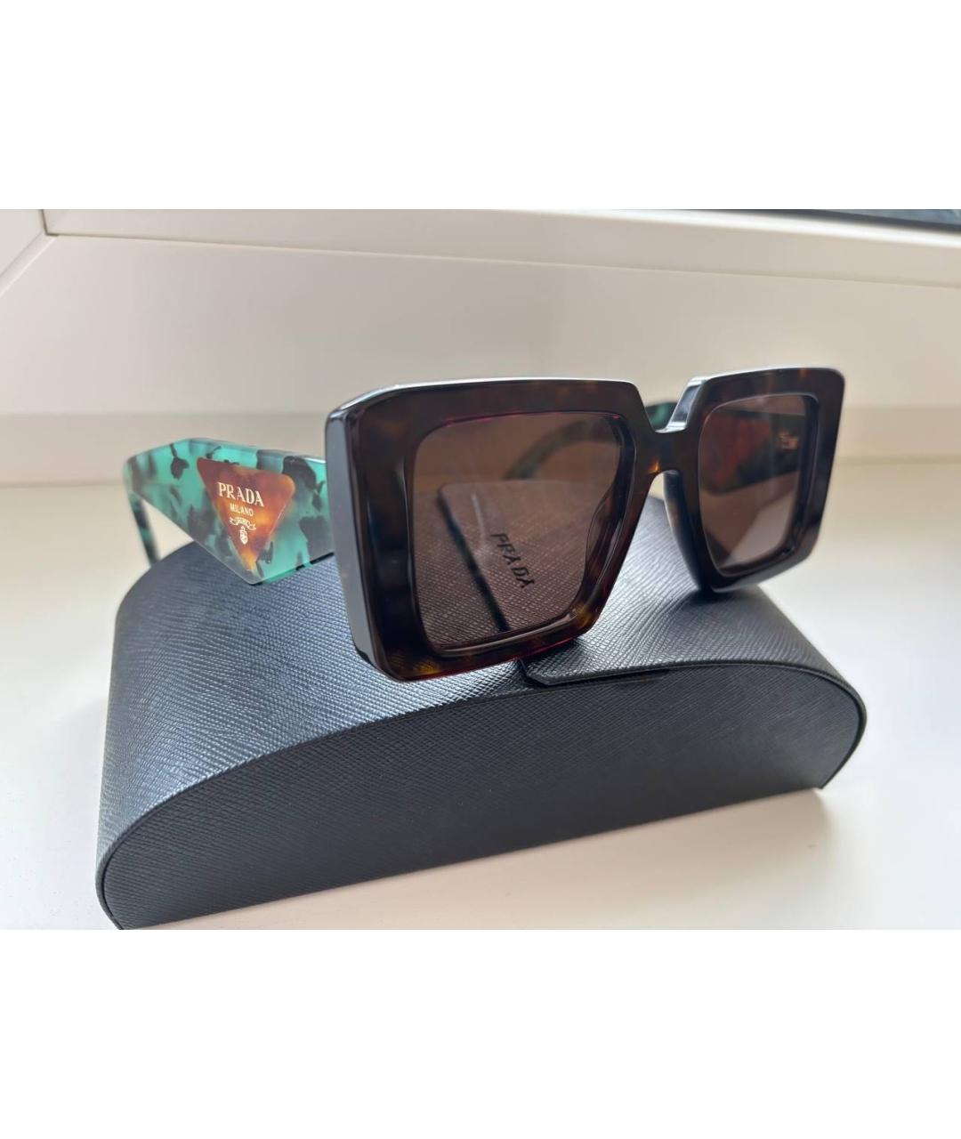 PRADA Коричневые пластиковые солнцезащитные очки, фото 2
