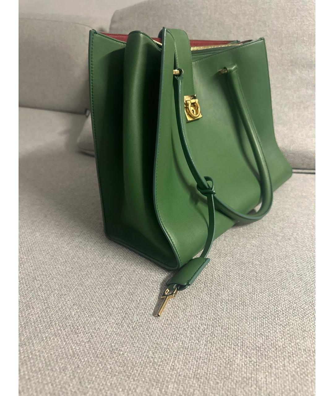FERRAGAMO Зеленая кожаная сумка с короткими ручками, фото 2