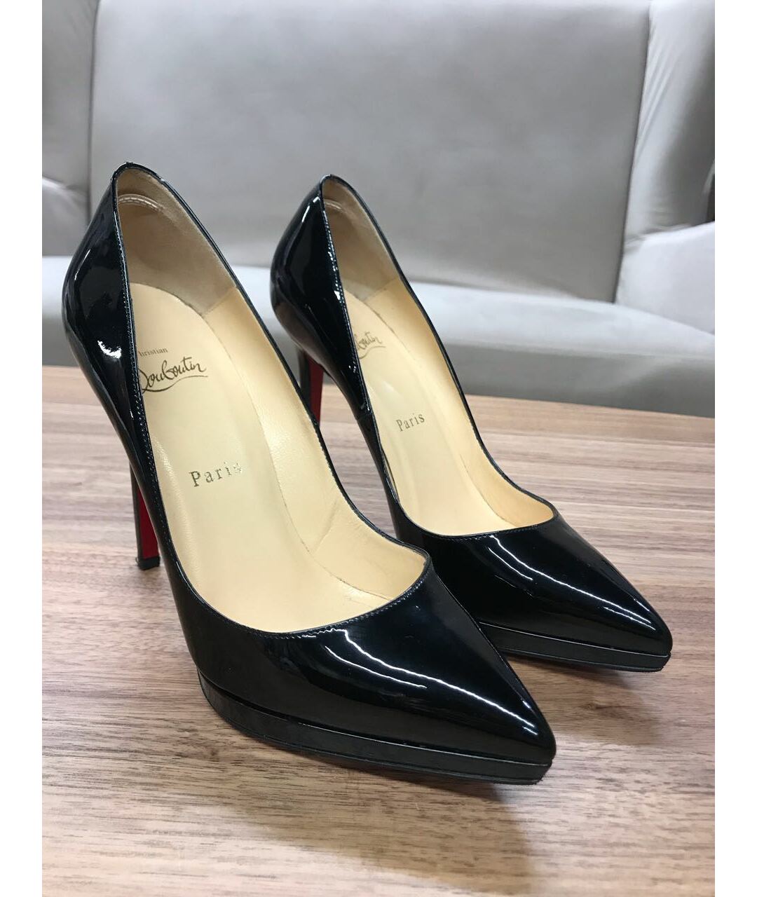 CHRISTIAN LOUBOUTIN Черные туфли из лакированной кожи, фото 2