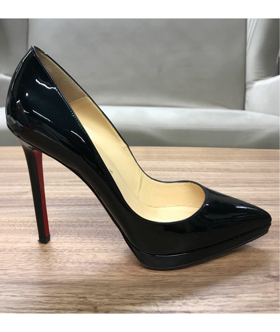 CHRISTIAN LOUBOUTIN Черные туфли из лакированной кожи, фото 7