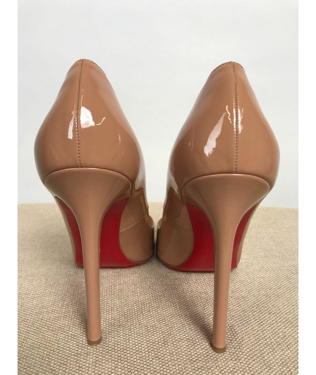 CHRISTIAN LOUBOUTIN Бежевые туфли из лакированной кожи, фото 5