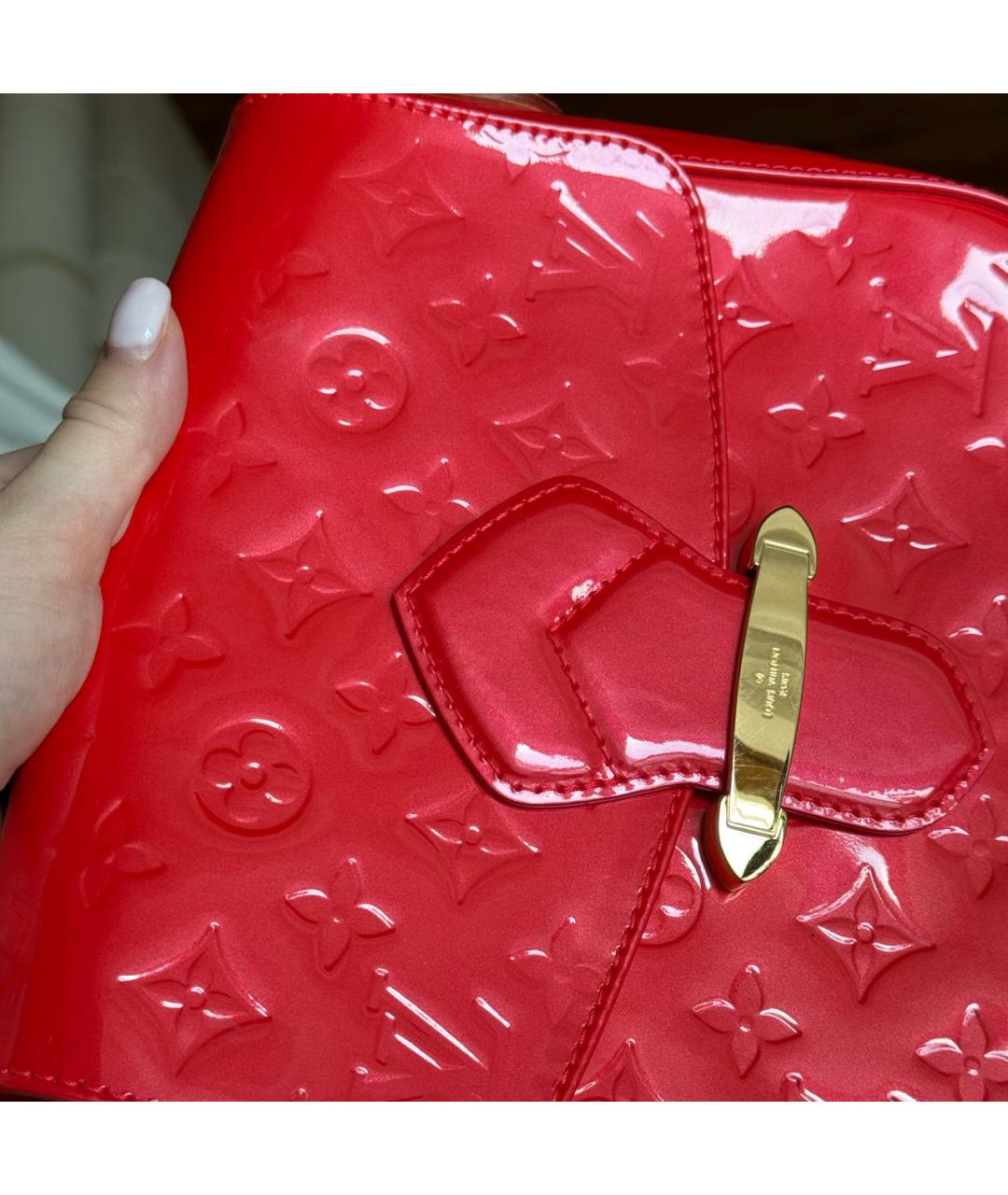 LOUIS VUITTON Красная сумка через плечо из лакированной кожи, фото 7
