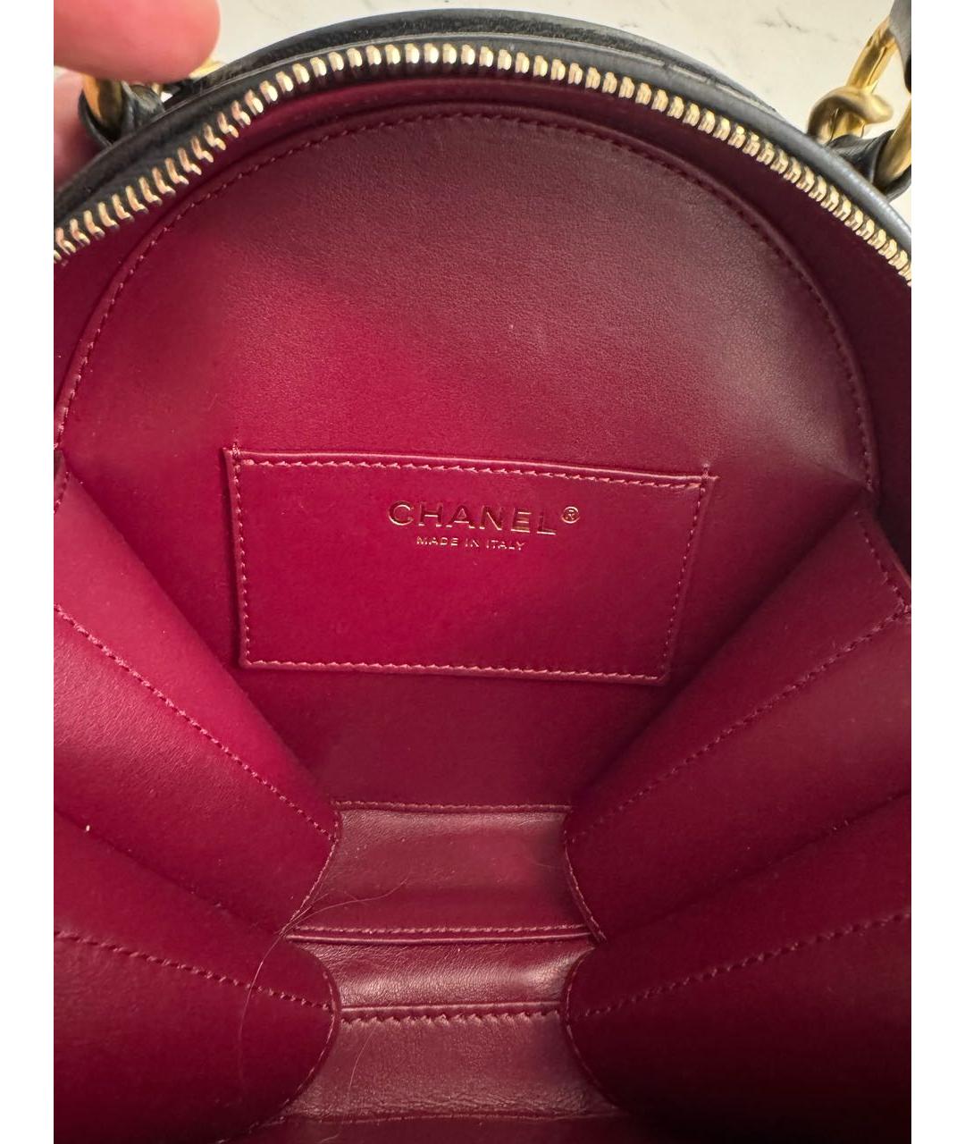 CHANEL Черная кожаная сумка с короткими ручками, фото 5