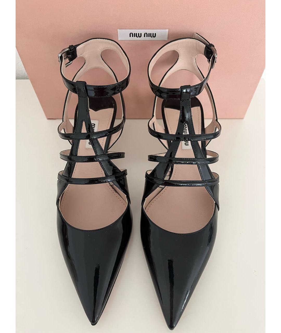 MIU MIU Черные босоножки из лакированной кожи, фото 4