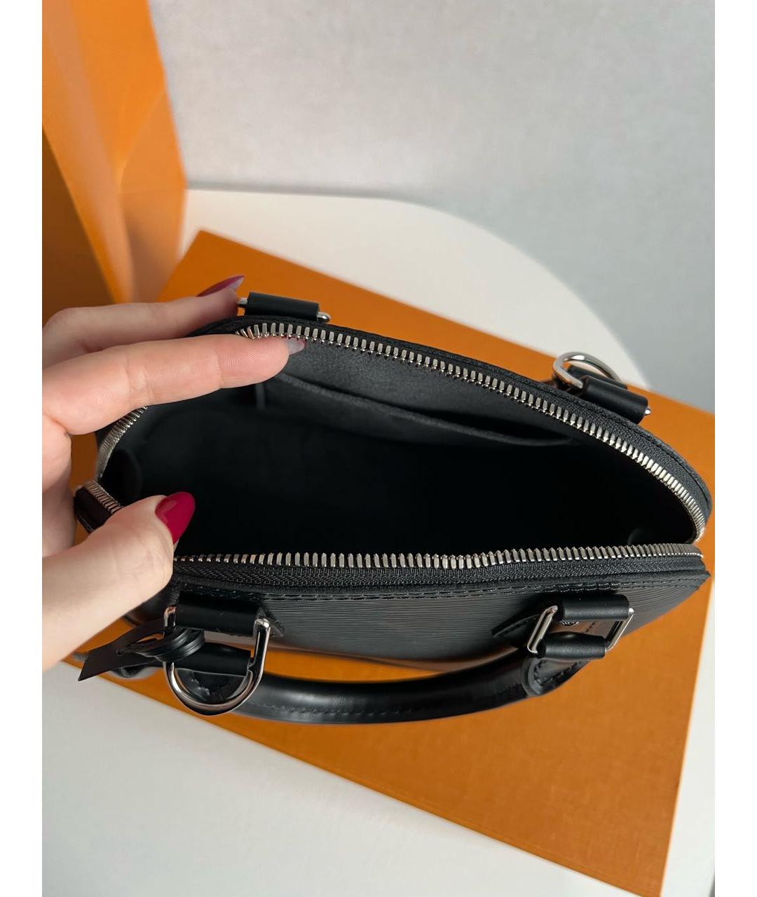 LOUIS VUITTON Черная кожаная сумка с короткими ручками, фото 4
