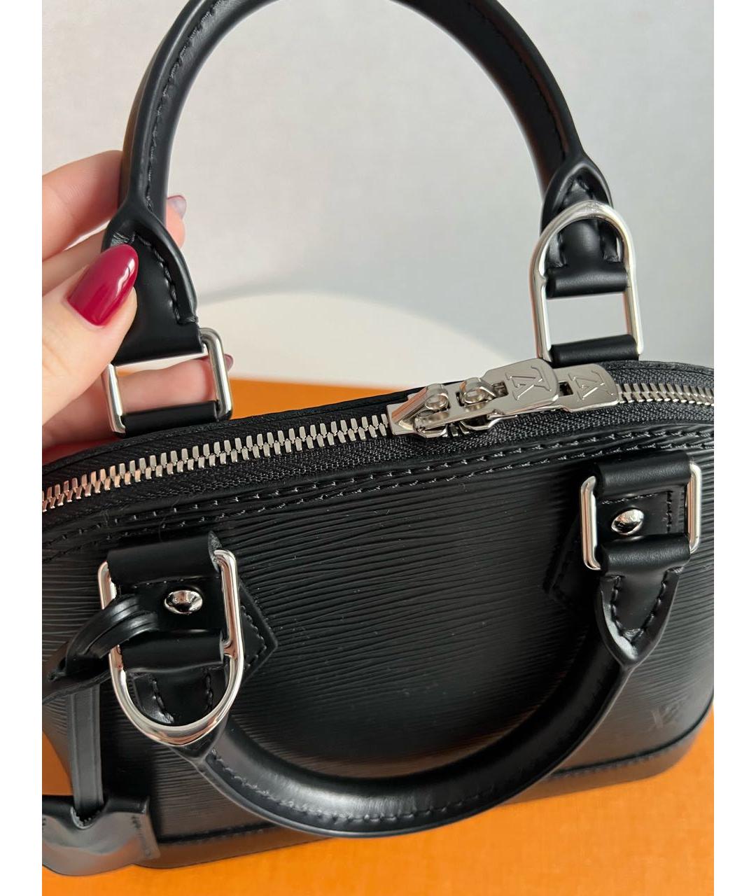 LOUIS VUITTON Черная кожаная сумка с короткими ручками, фото 6