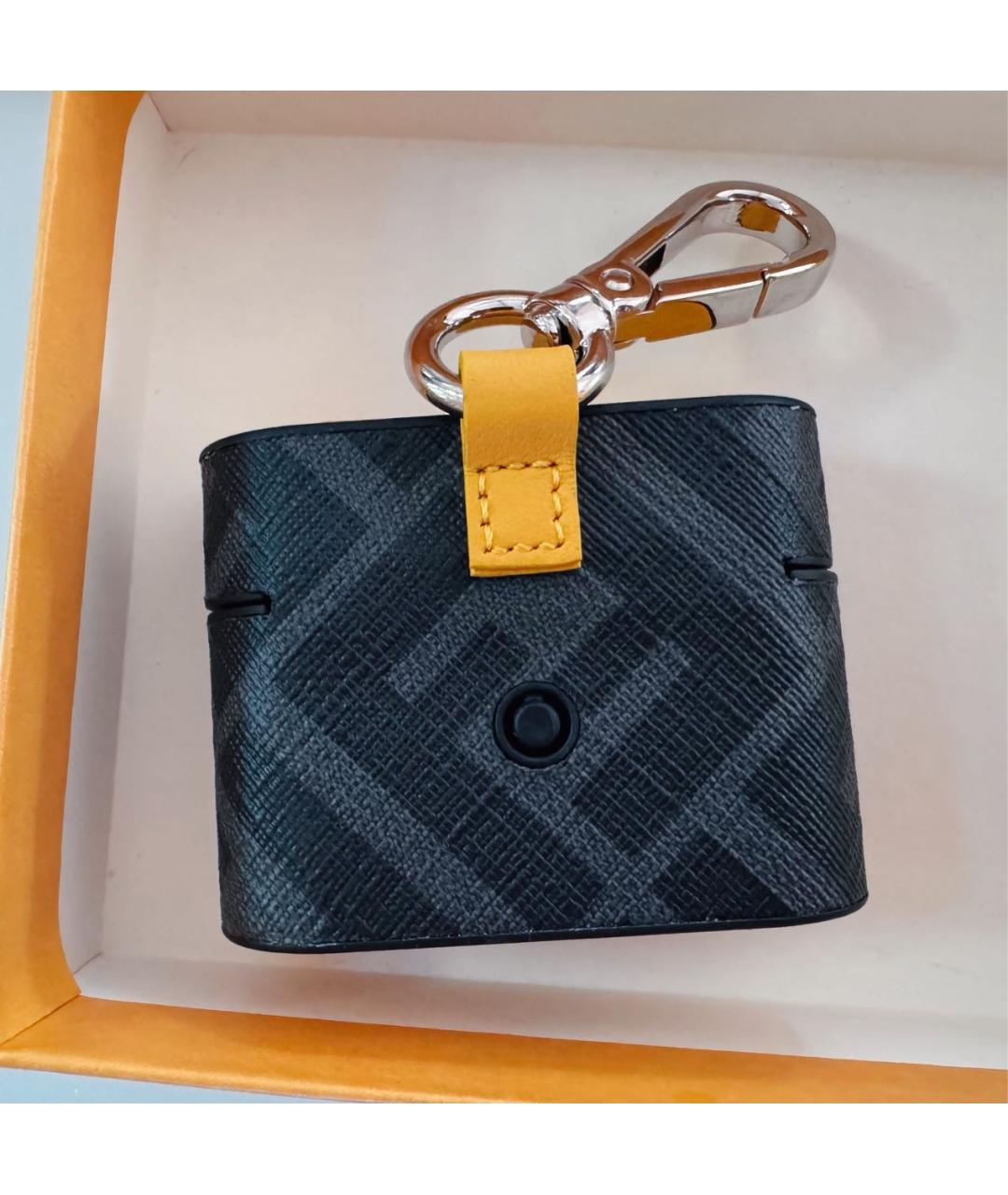 FENDI Серый брелок, фото 4