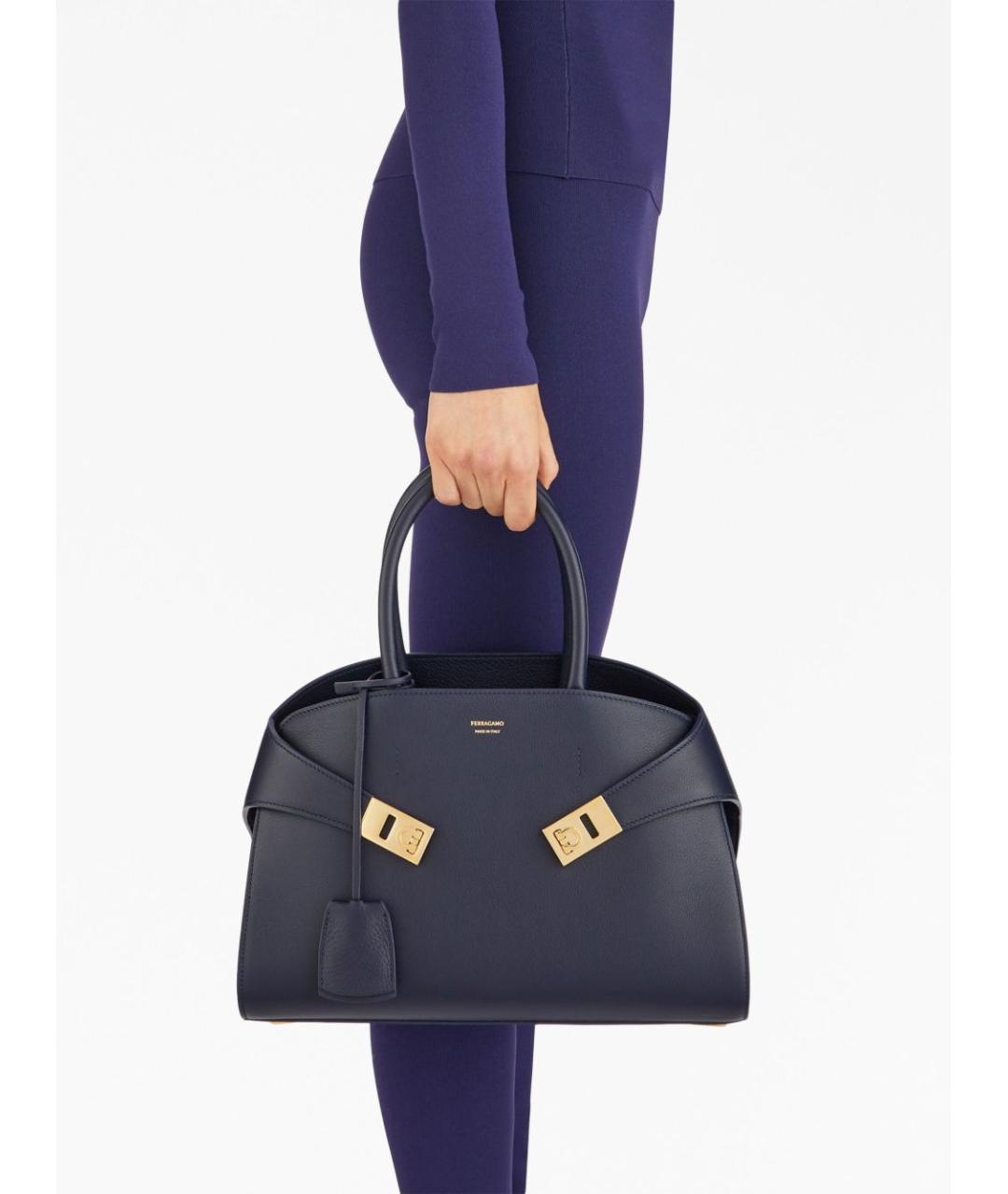 FERRAGAMO Темно-синяя кожаная сумка тоут, фото 5