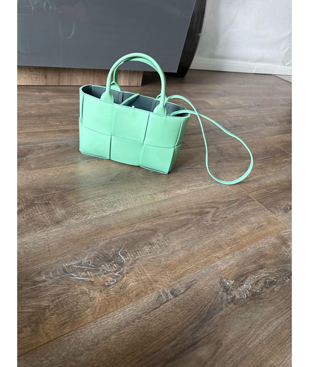 BOTTEGA VENETA Зеленая кожаная сумка с короткими ручками, фото 4
