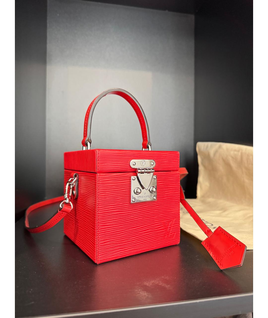 LOUIS VUITTON Красная кожаная сумка с короткими ручками, фото 10