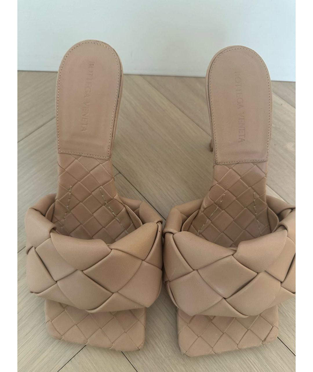 BOTTEGA VENETA Бежевые кожаные босоножки, фото 3