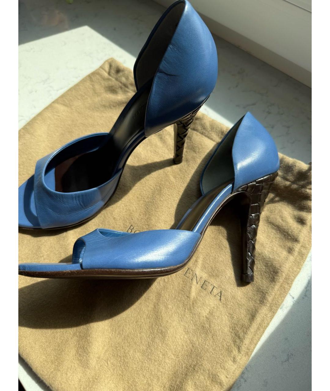 BOTTEGA VENETA Синие кожаные босоножки, фото 3