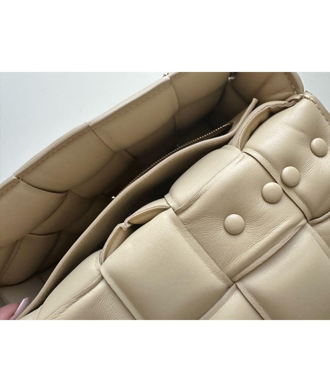 BOTTEGA VENETA Бежевая кожаная сумка через плечо, фото 4
