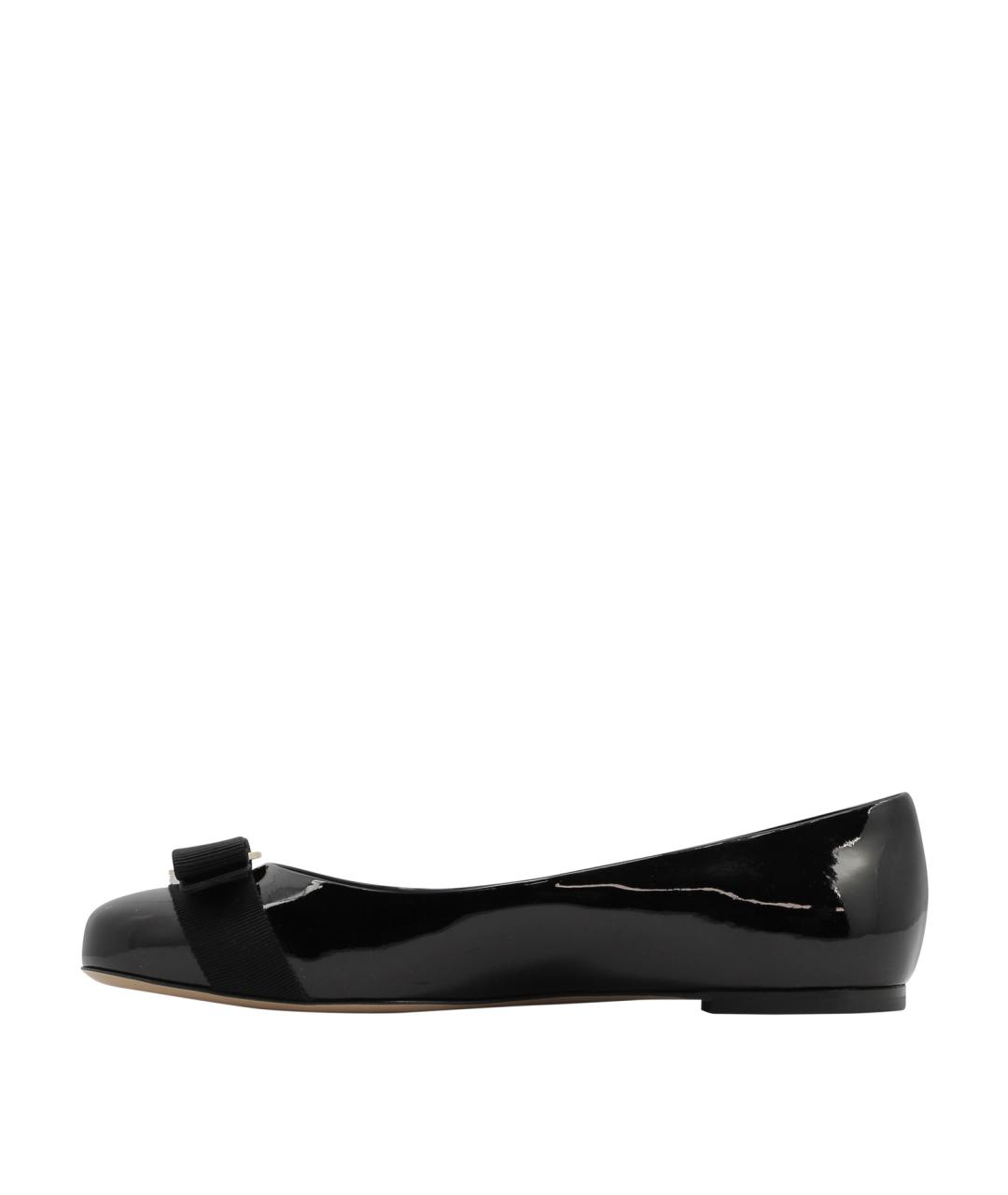 FERRAGAMO Черные кожаные балетки, фото 3