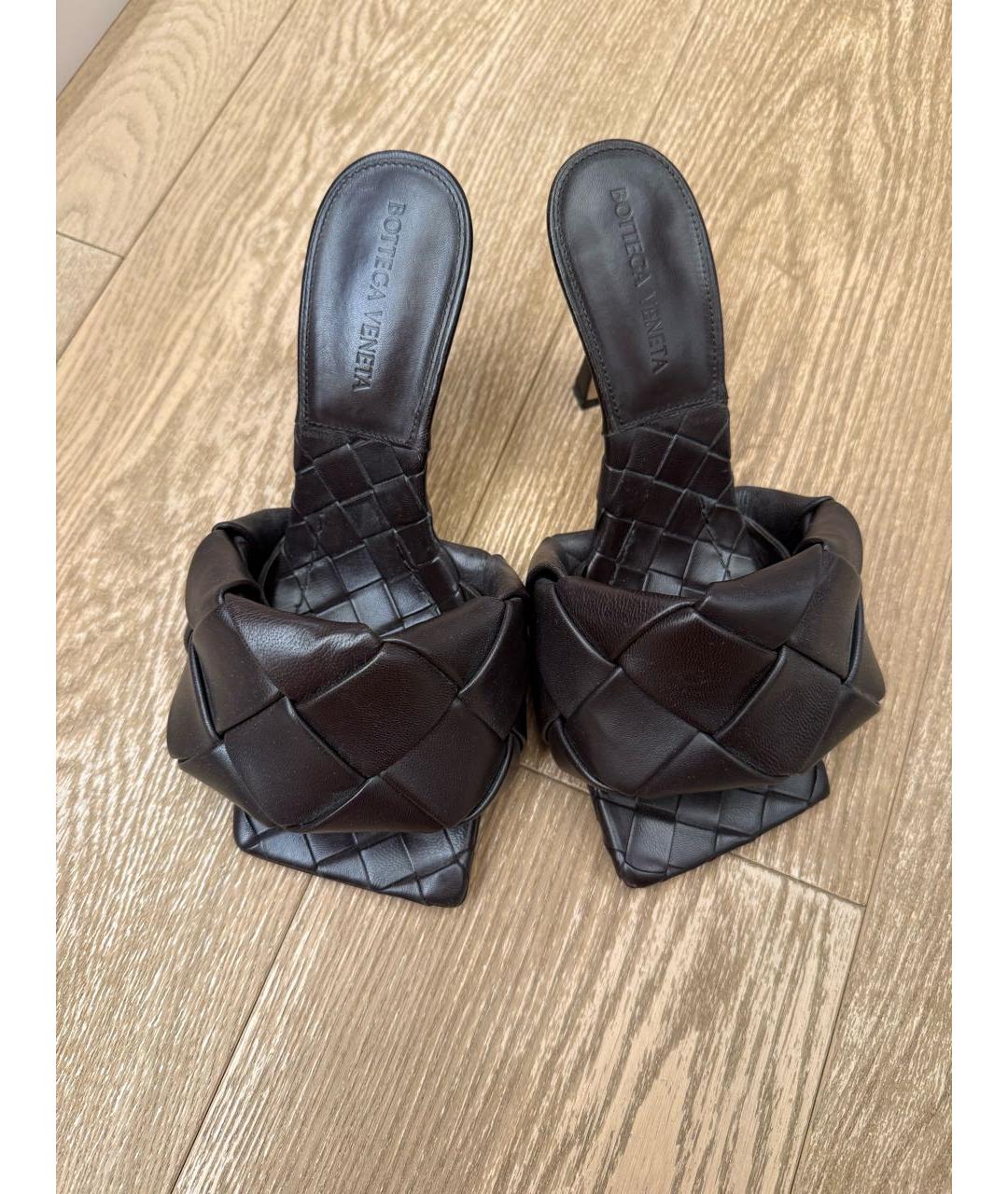 BOTTEGA VENETA Коричневые кожаные мюли, фото 2