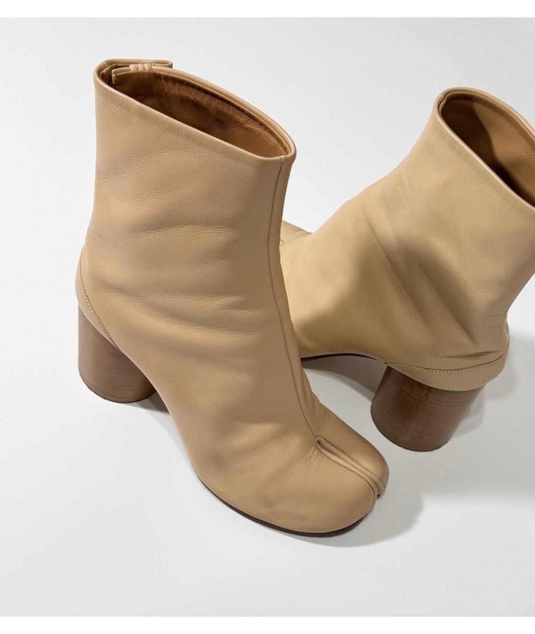 MAISON MARGIELA Бежевые ботильоны из лакированной кожи, фото 3