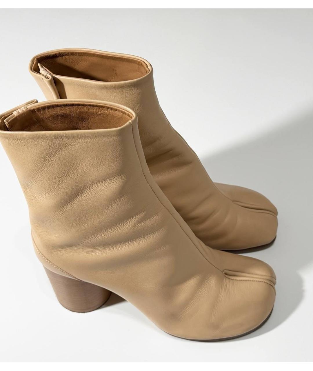 MAISON MARGIELA Бежевые ботильоны из лакированной кожи, фото 4