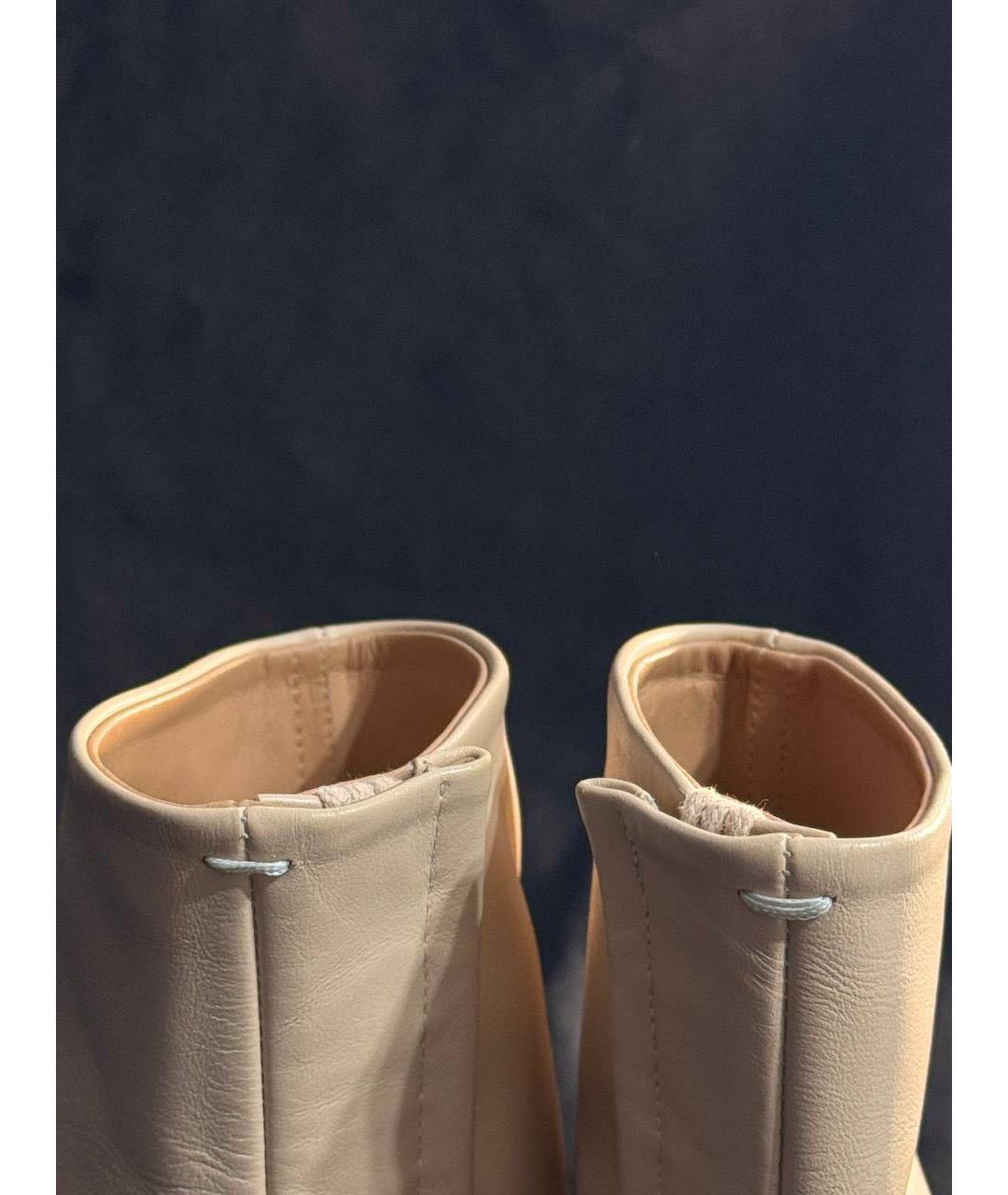 MAISON MARGIELA Бежевые ботильоны из лакированной кожи, фото 4