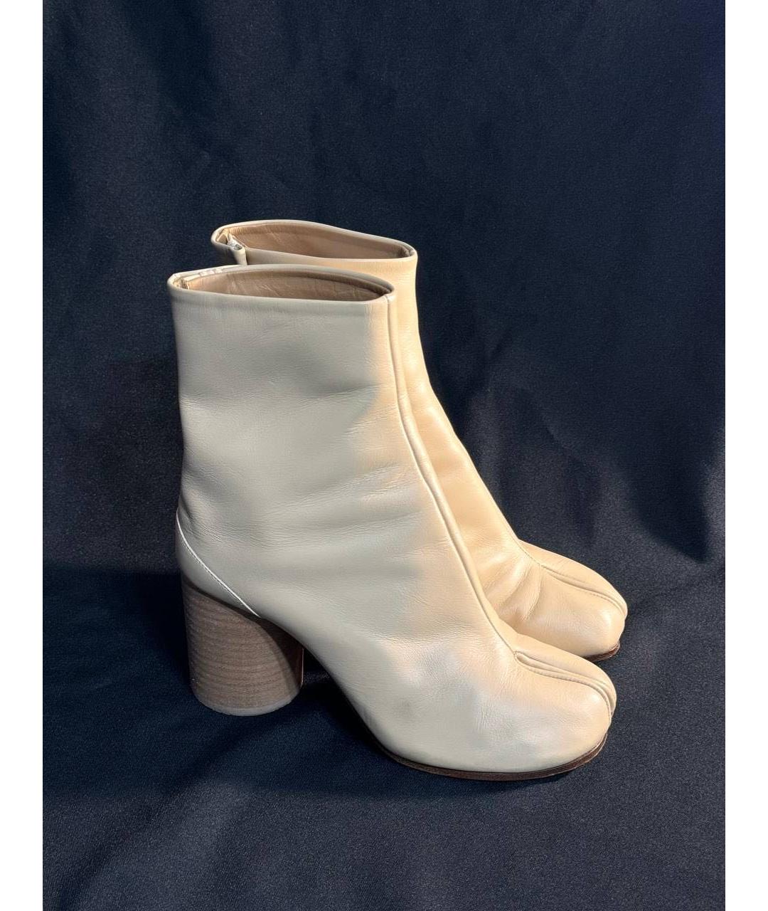 MAISON MARGIELA Бежевые ботильоны из лакированной кожи, фото 5